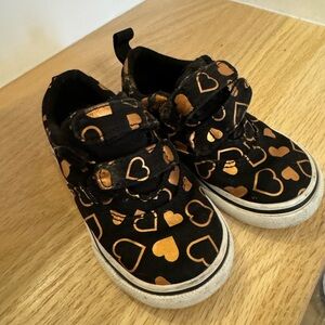 Toddler VANS Black and Gold Heart Velcro Sneaker - Toddler Sz 6